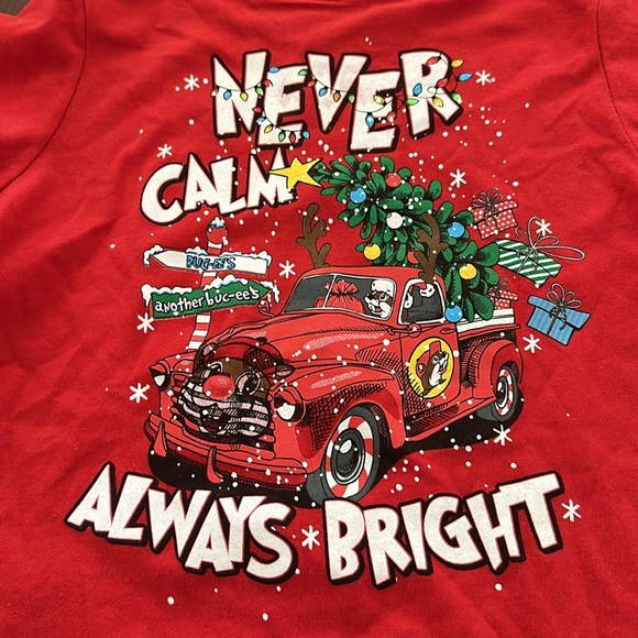 Buc-ees *NWT* Never Calm Always Bright Kids Christmas Holiday Tee - Picture 5 of 7